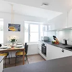 아파트 Prora - Moderne Wohnung Mit Balkon - Wunderschoen! 빈츠
